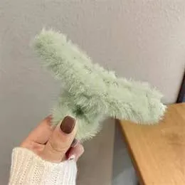 Large Furry Claw Clip