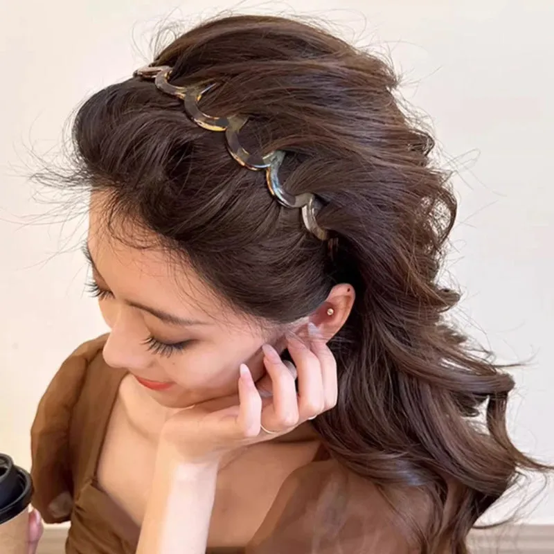 Minimalist Plastic Wave Non-slip Hairband for Women